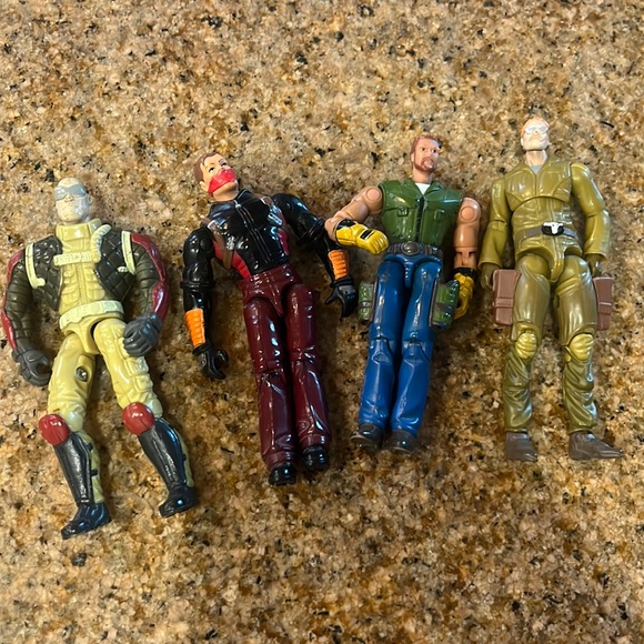 GI JOE BUNDLE  COLLECTIBLE ACTION FIGURES - Picture 1 of 17